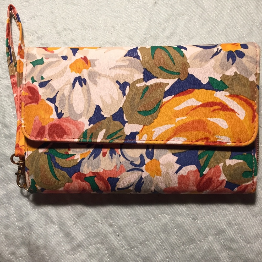 Mundi Big Fat Wallet Wristlet RFID SAFE KEEPER